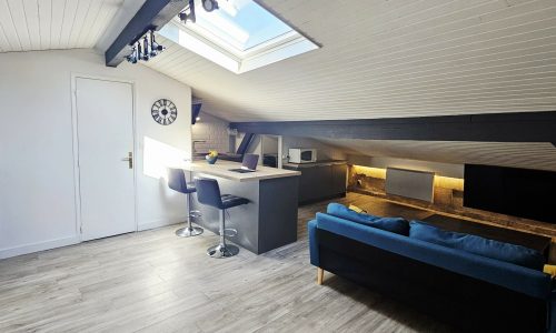 V1722-2025 PHOTO (1)